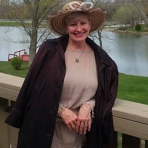 Meet your Posher, Monica